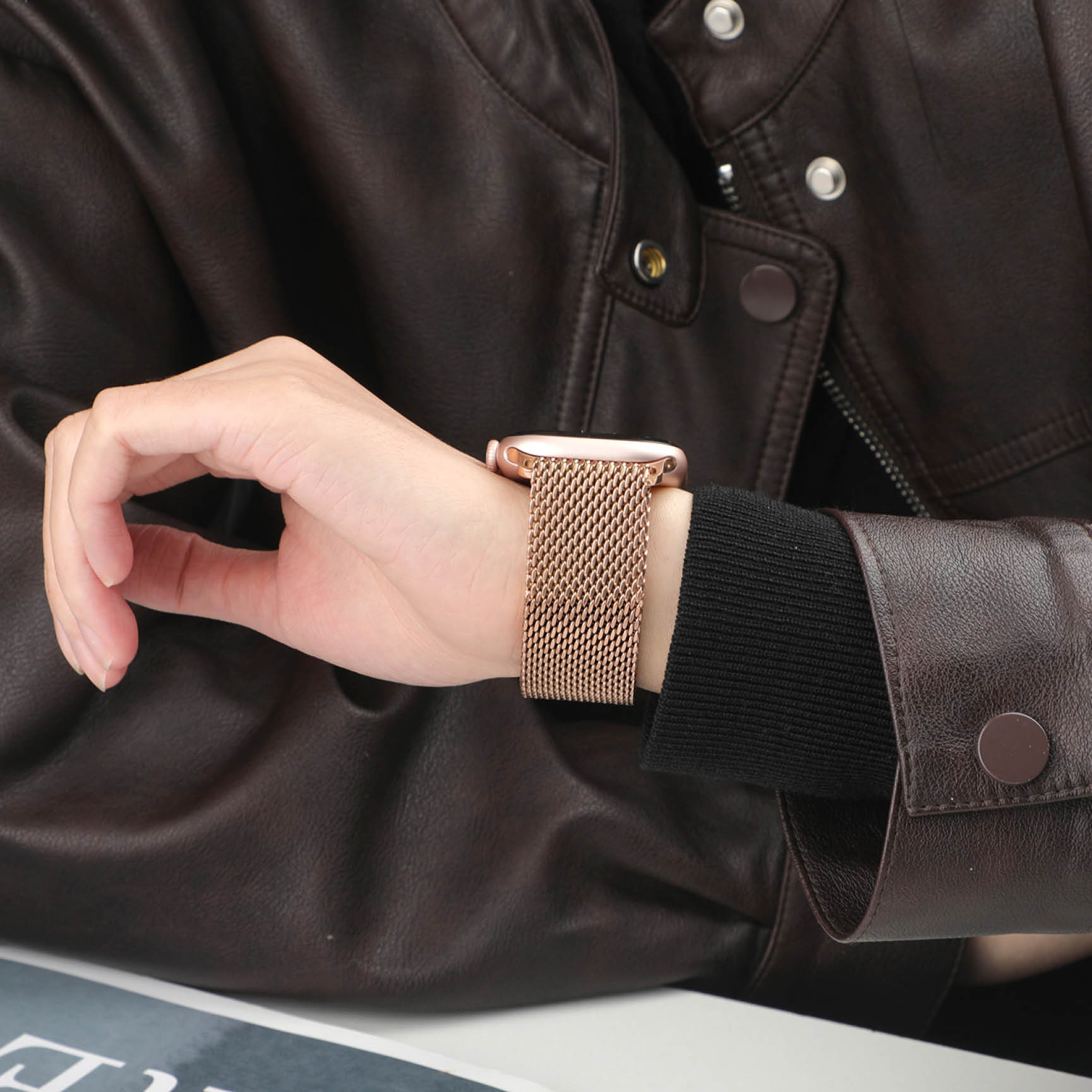 Apple Watch バンド Ultra2 3 49mm  - Mesh Coil Strip のレビューと価格